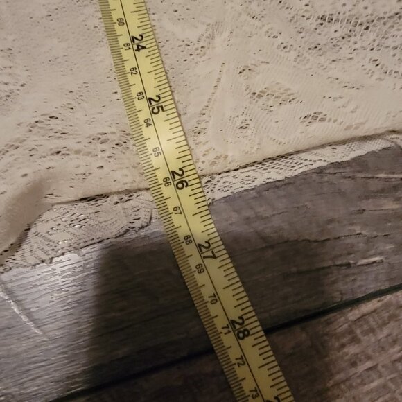 Ivy Jane Satin sleeveless floral and lace top size LG. - Picture 4 of 6